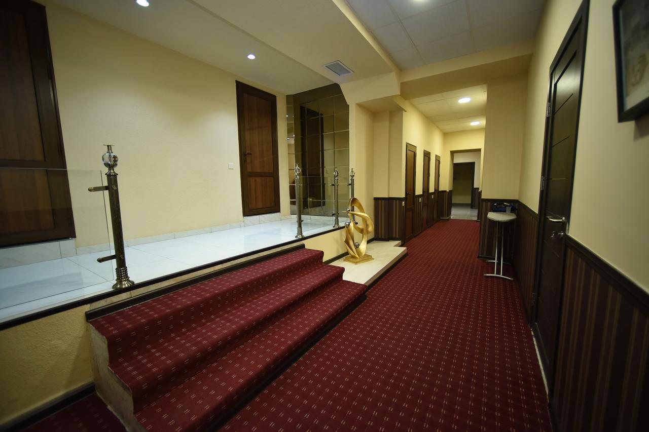 Yerevan Inn Hostel Екстер'єр фото
