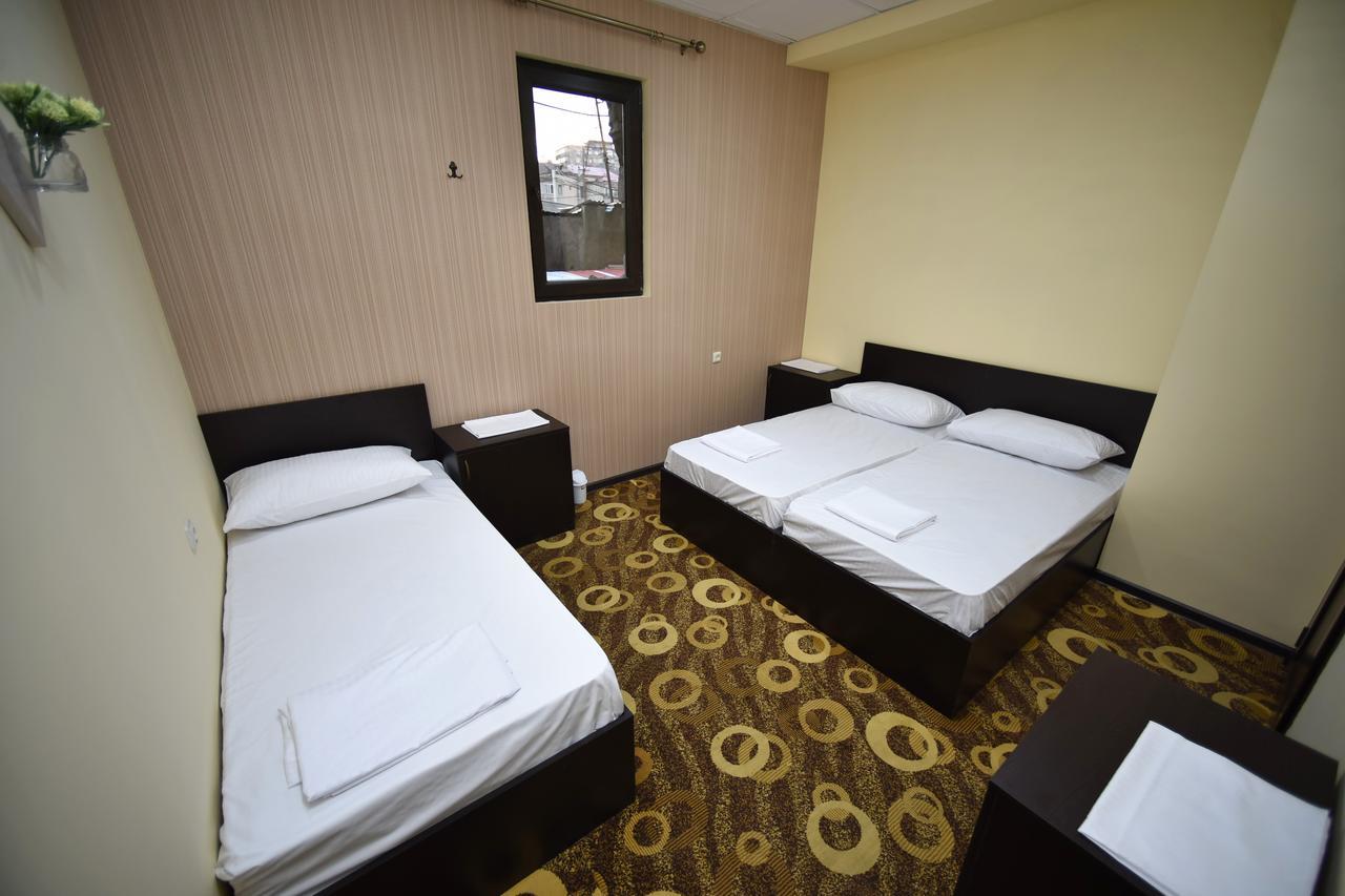 Yerevan Inn Hostel Екстер'єр фото